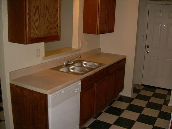 3rd image of 2645 Arlington Ln