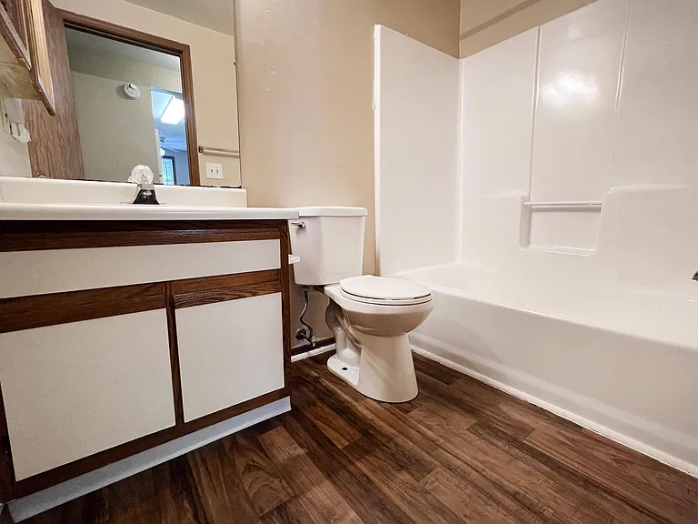 Woodhills Apartments — Photo 89