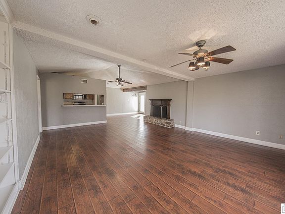 3rd image of 526 Woodhaven Dr