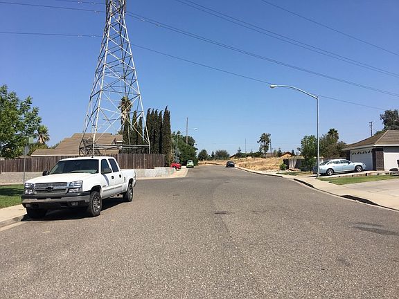 5th image of 1680 Crow Creek Dr