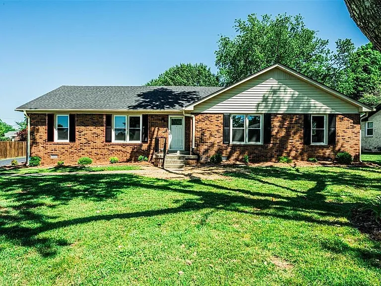 2708 Thompson Dr — Photo 1