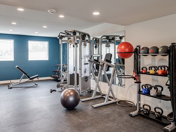 4th image of 4662 Lincoln Ave #10392287