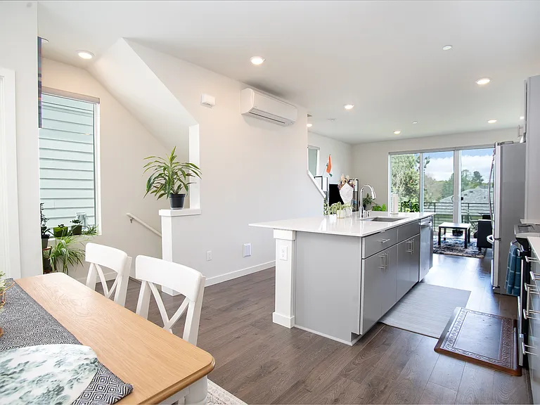 7122 A Beacon Ave S — Photo 6
