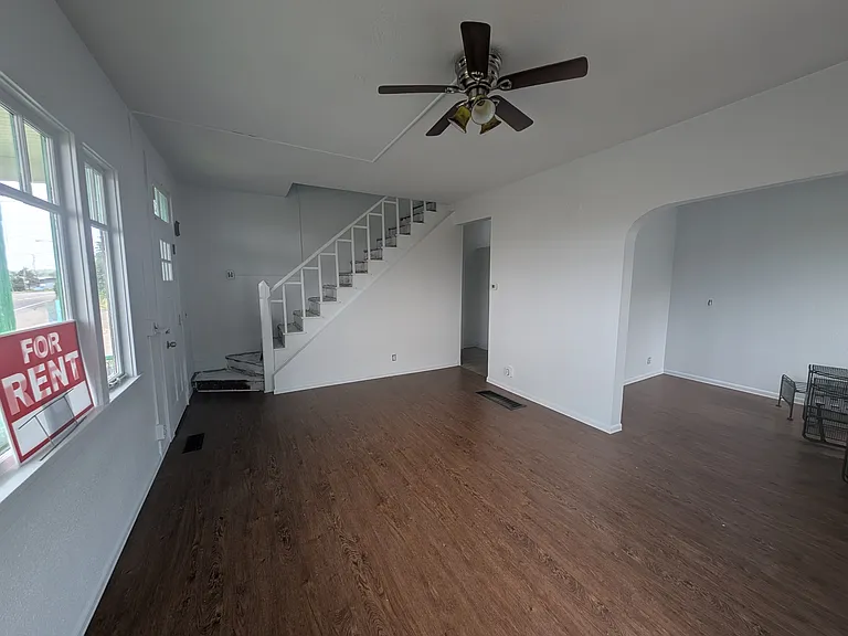 3749 Leif Erikson Dr — Photo 4