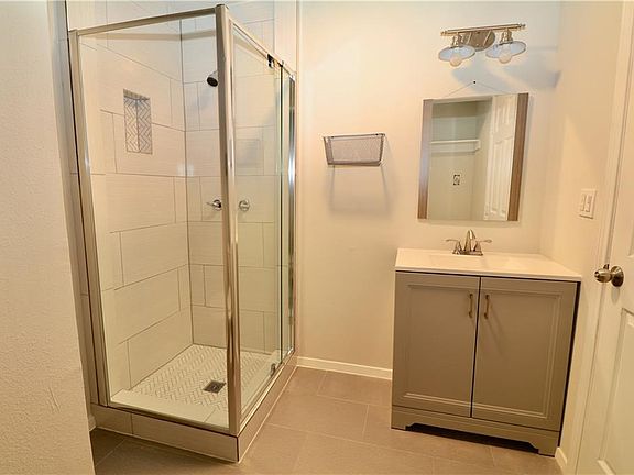 5th image of 4404 2nd St