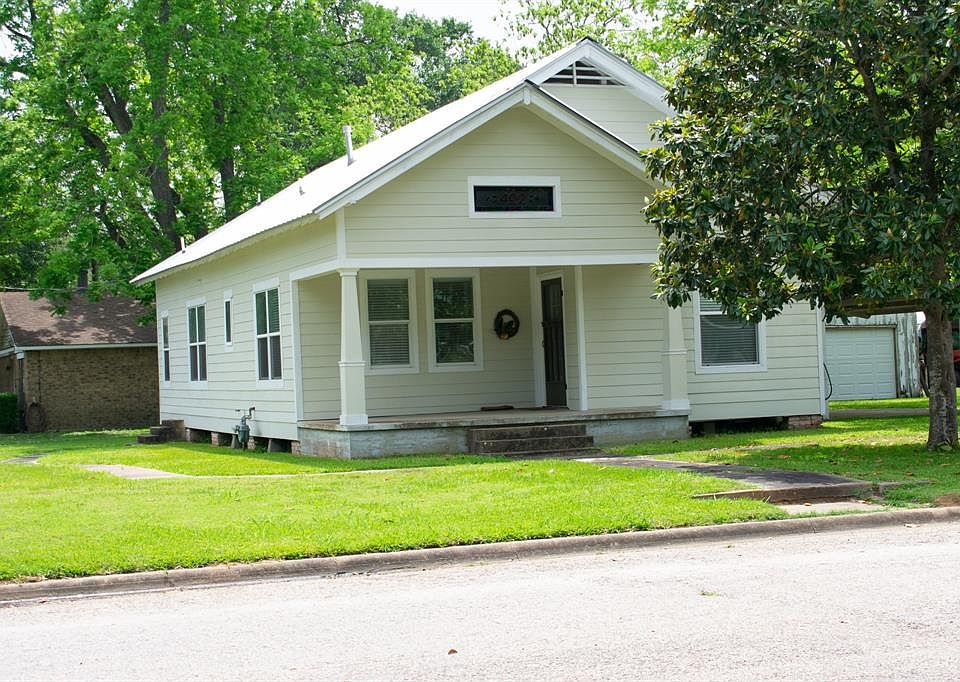 1st image of 402 4th St