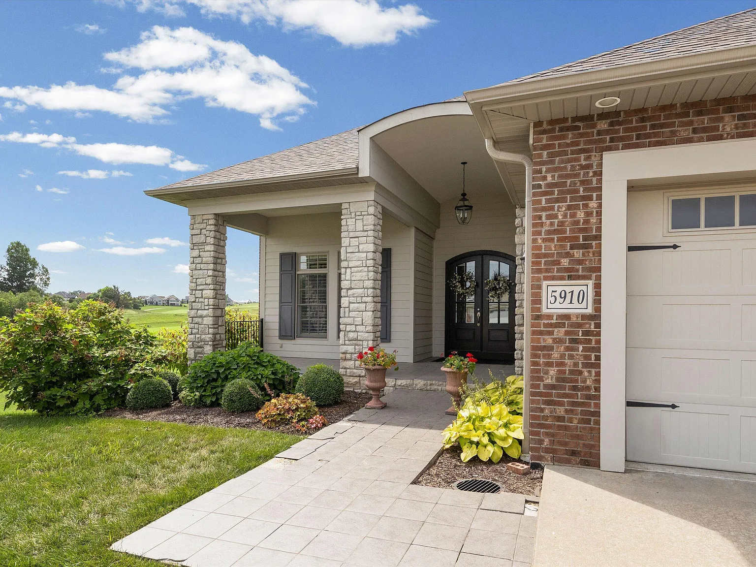 3 bed, 5.0 bath, $3,750 — Photo 4