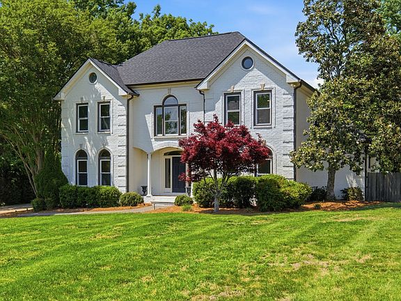 3rd image of 424 Martingale Dr