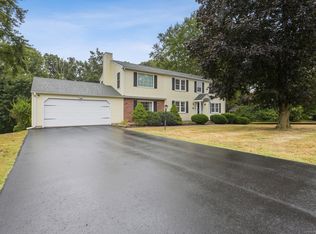 133 Oxbow Ln, Guilford, CT 06437