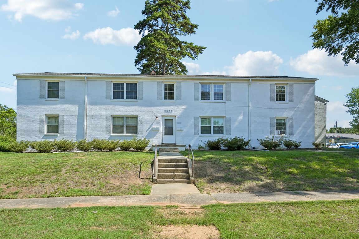 W Front St 36c-S1007-001.jpg