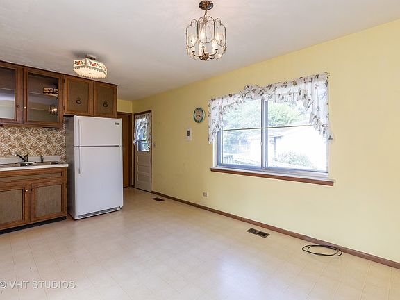 4th image of 349 Cedarwood Ln