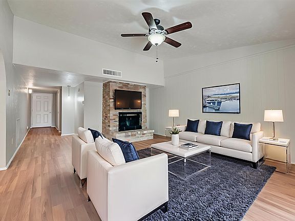 4th image of 2002 Rose Hill Rd