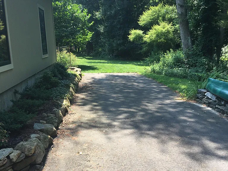 parking area for the guest suite