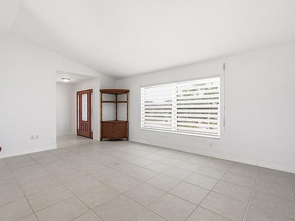 4th image of 15184 ALDAMA CIRCLE