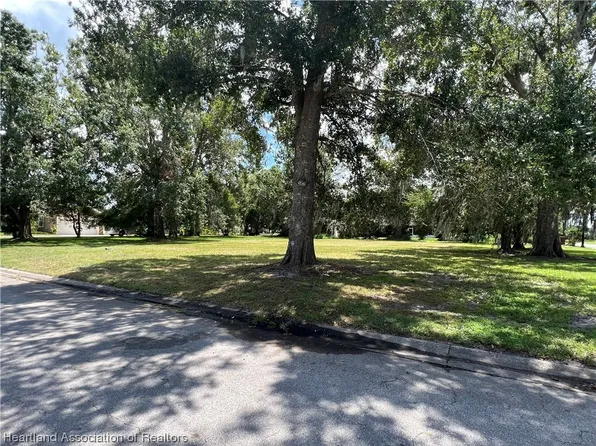 1034 Briarwood Dr, Wauchula, FL 33873