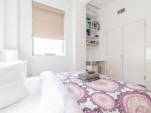 4th image of 120 Greenwich St APT 10G