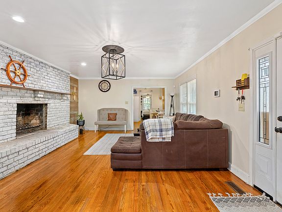 3rd image of 960 Morningside Dr