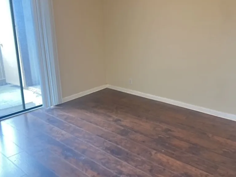 1901 Cloisters Dr #921 — Photo 24