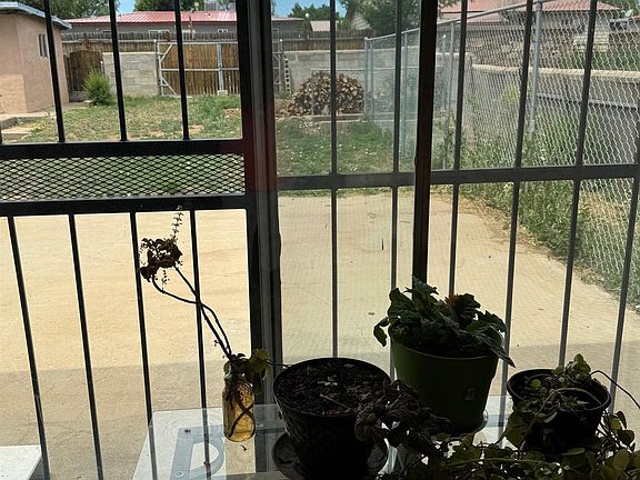 4th image of 2419 Calle Bonita