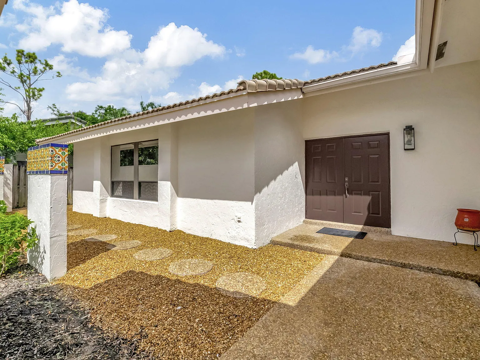 3 bed, 2027 sqft, $8,000 — Photo 4