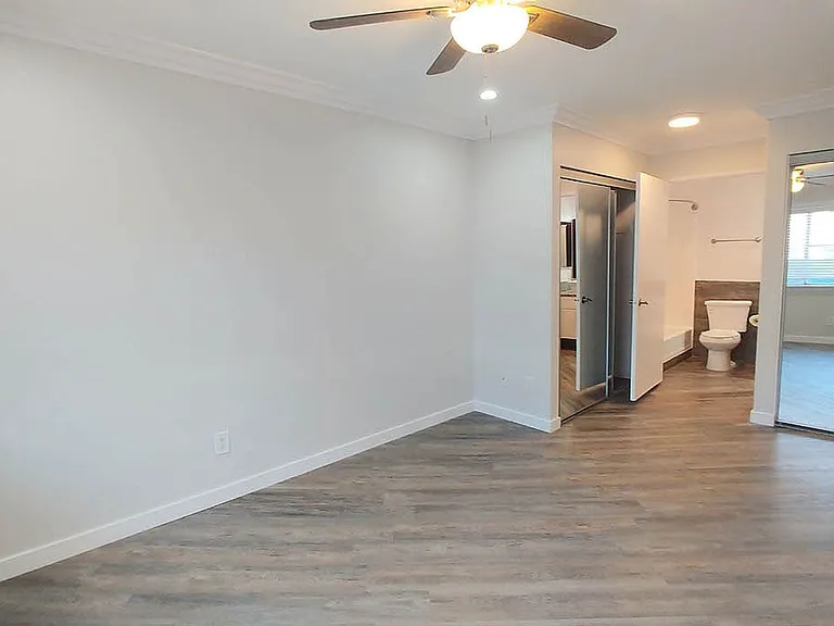 Villa De Adel Apts — Photo 106