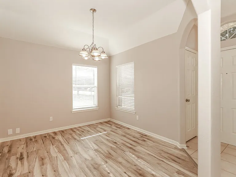 11002 Northam Dr — Photo 6