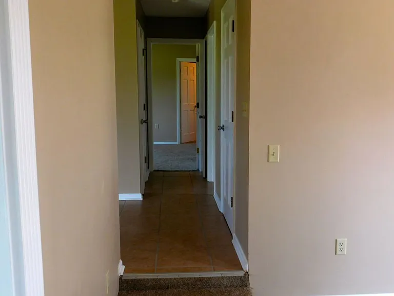 7608 Kyles Station Rd — Photo 26