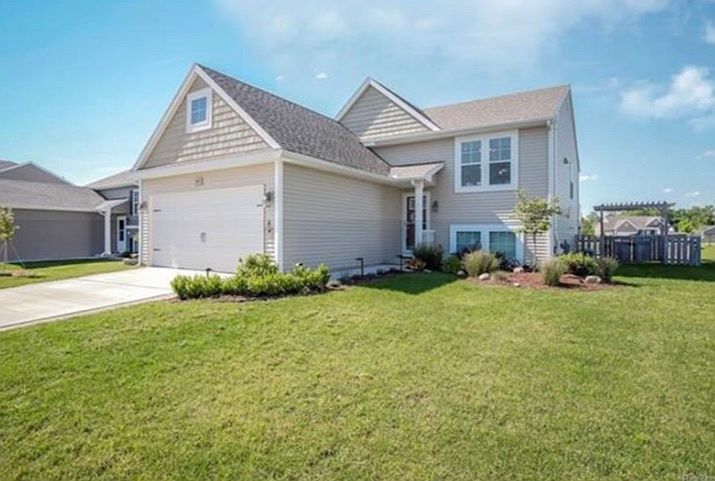 1st image of 387 Sunbury Dr