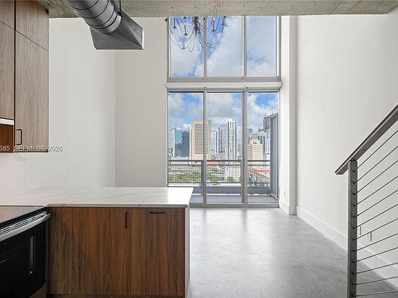 4th image of 690 SW 1st Ct APT 2115