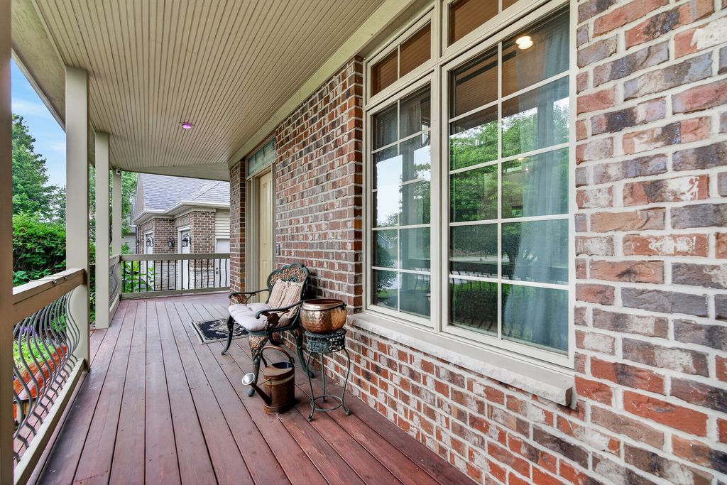3483 Comstock Ave, Dekalb, IL - More