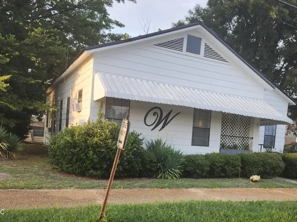 103 Castleman St, Belzoni, MS 39038