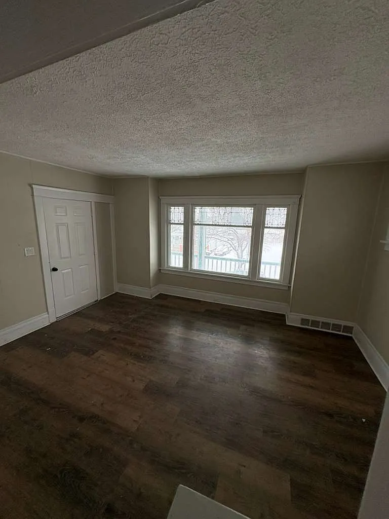 Building Photo - 12418 Gruss Ave #2