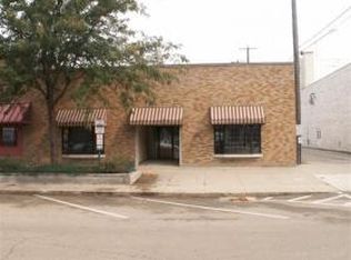 110 5th Ave S, Clinton, IA 52732