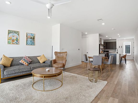 5th image of 2709 E 5th St #1306