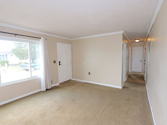 3rd image of 123 Martin Dr