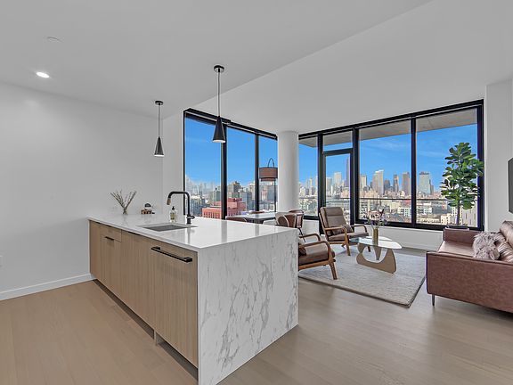 4th image of 380 4th Ave #Penthouse 2g