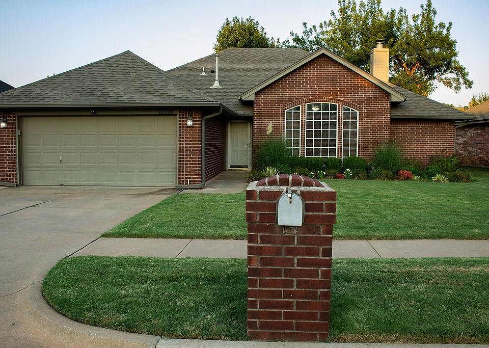 1st image of 18116 Chestnut Oak Dr