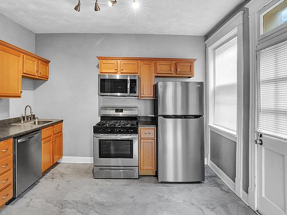 4th image of 2336 S 39th St APT 2N