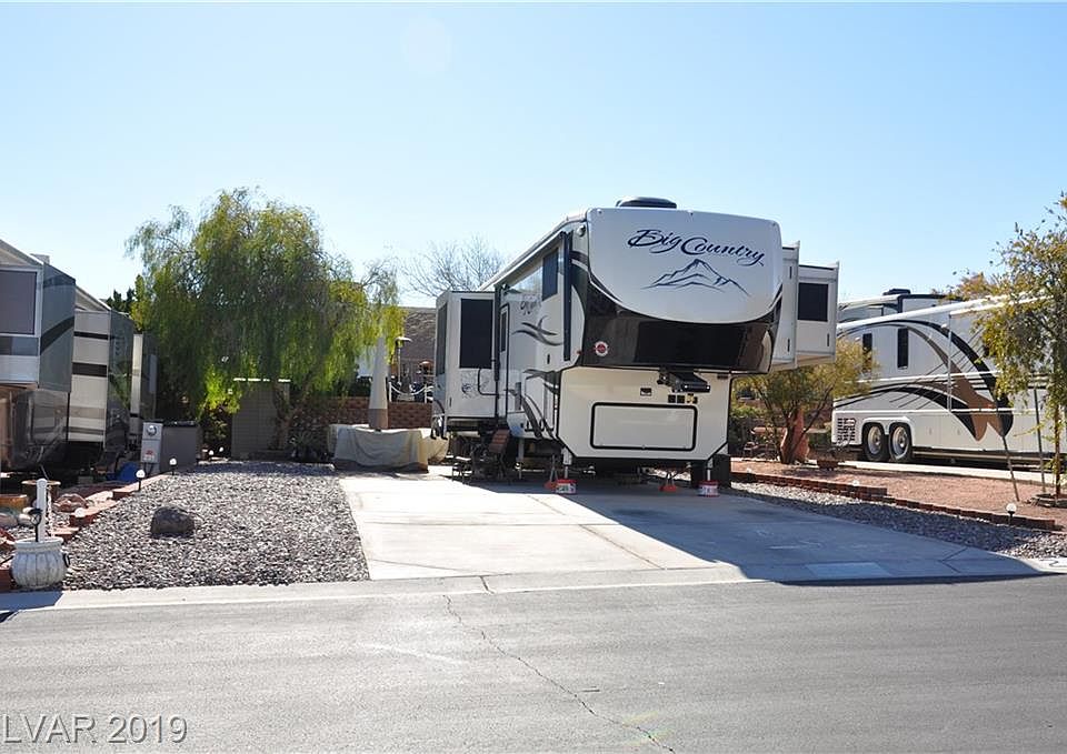 1st image of 864 Oriole Way