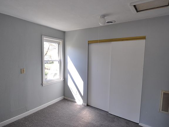 5th image of 2915 Sherman Ave