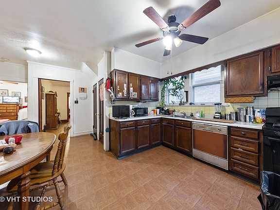 4th image of 4550 W Wrightwood Ave