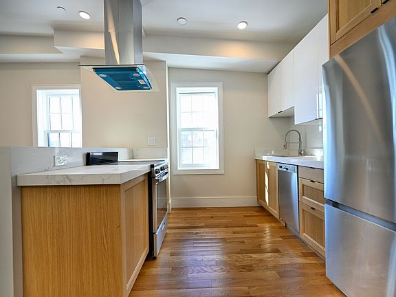 3rd image of 18 Winchester St #9P