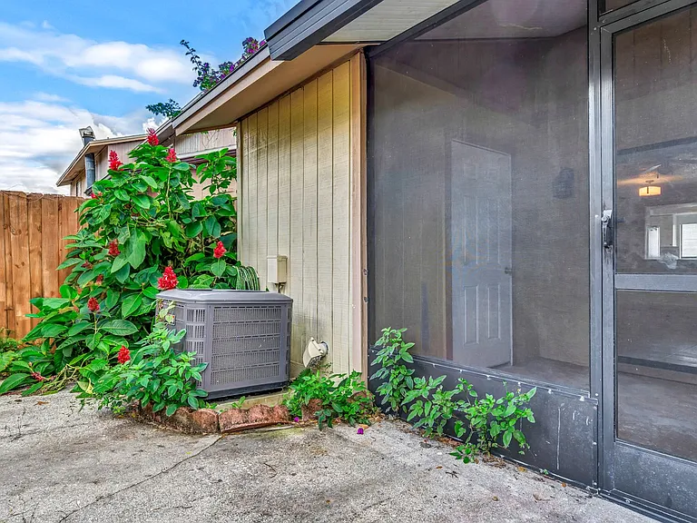 3913 Oak Limb Ct — Photo 19