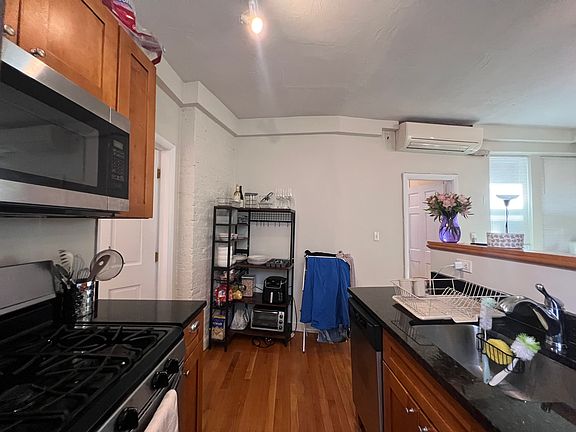 4th image of 35 N Margin St APT 2