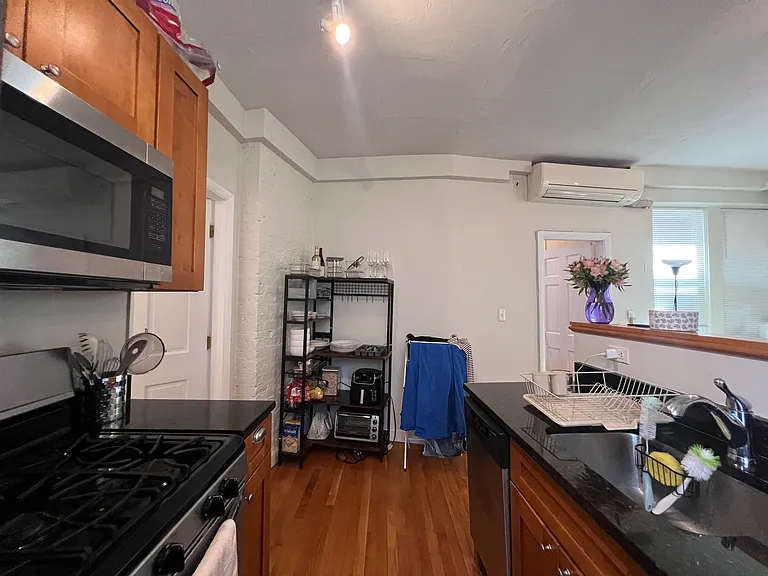 35 N Margin St #2 — Photo 4