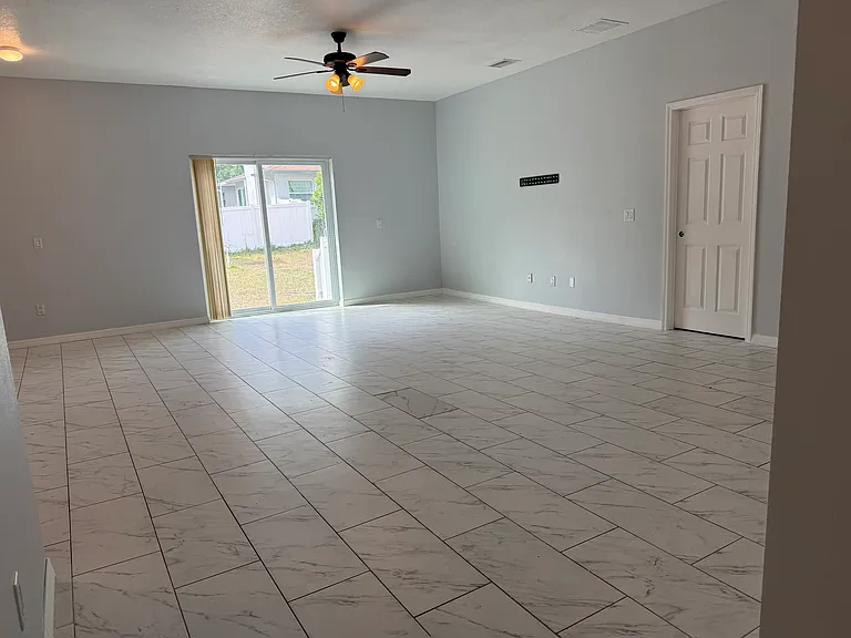 3601 1/2 E Fern St — Photo 23