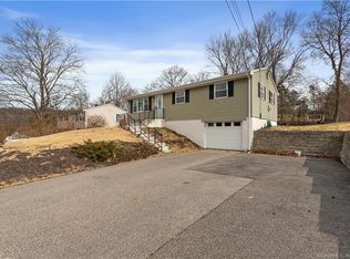 26 Glendale Rd, Oakdale, CT 06370