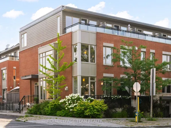 445 Edison Ave, Ottawa, ON K2A 1S5