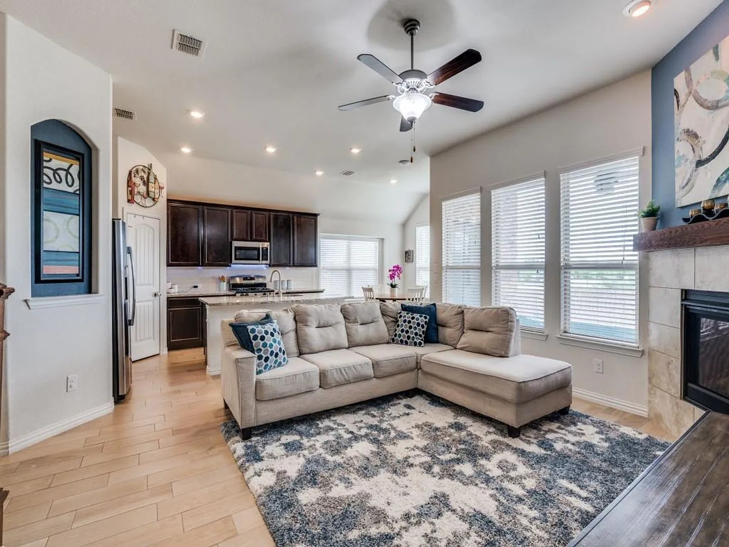 Spacious Living, Resort-Style Amenities & Room for Everyone in Copper Creek! — Photo 3