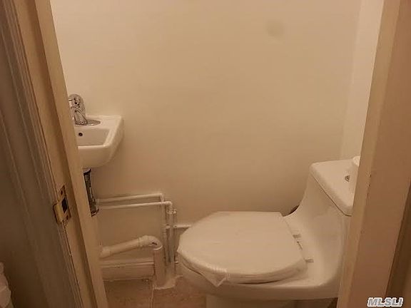 4th image of 3303 143rd St #1405